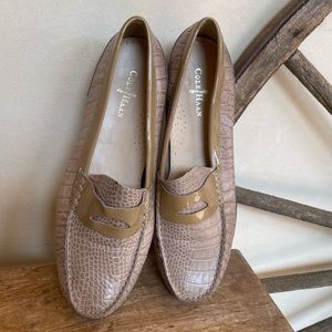 COLE HAAN Tan Crocodile Leather Nice Preppy Flat Loafers Worn Once Woman’s Sz 8B